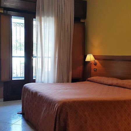 Hotel Iside Pompei Exterior foto