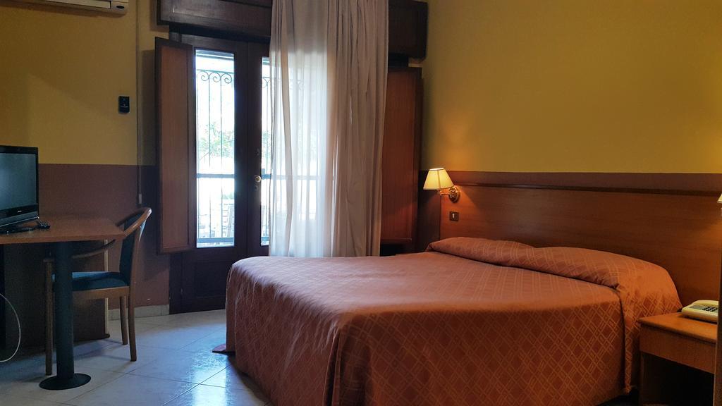 Hotel Iside Pompei Exterior foto
